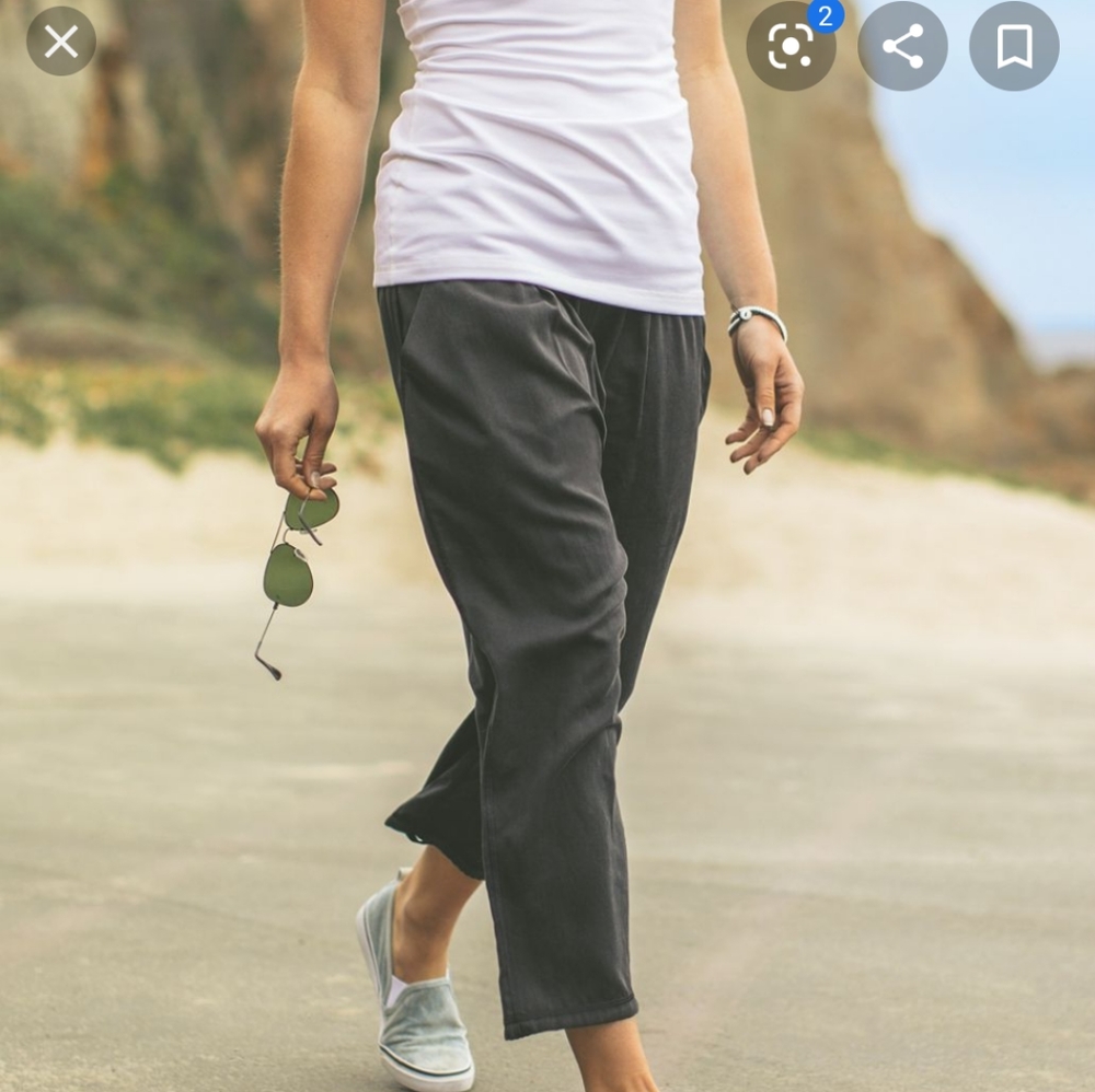Lululemon Post Power Crop - Picture 2 of 6
